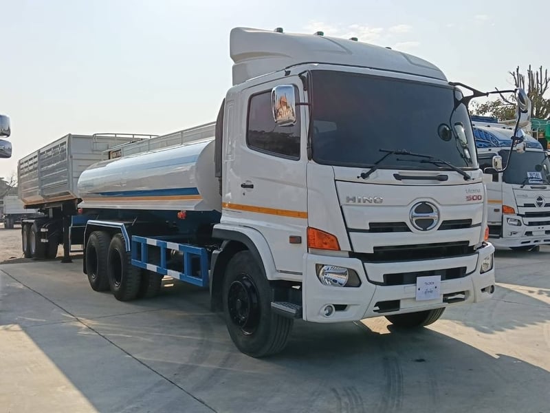 HINO FM8J 260 บรรทุกน้ำ