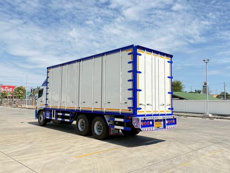 เข้าใหม่❗️ไมล์ 110,618❗️HINO FL8J 260  ตู้แห้ง 10 บาน