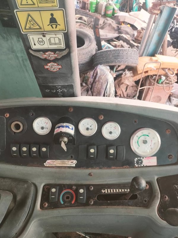 CAT ERPILLAR 424D รถตักหน้าขุดหลัง 