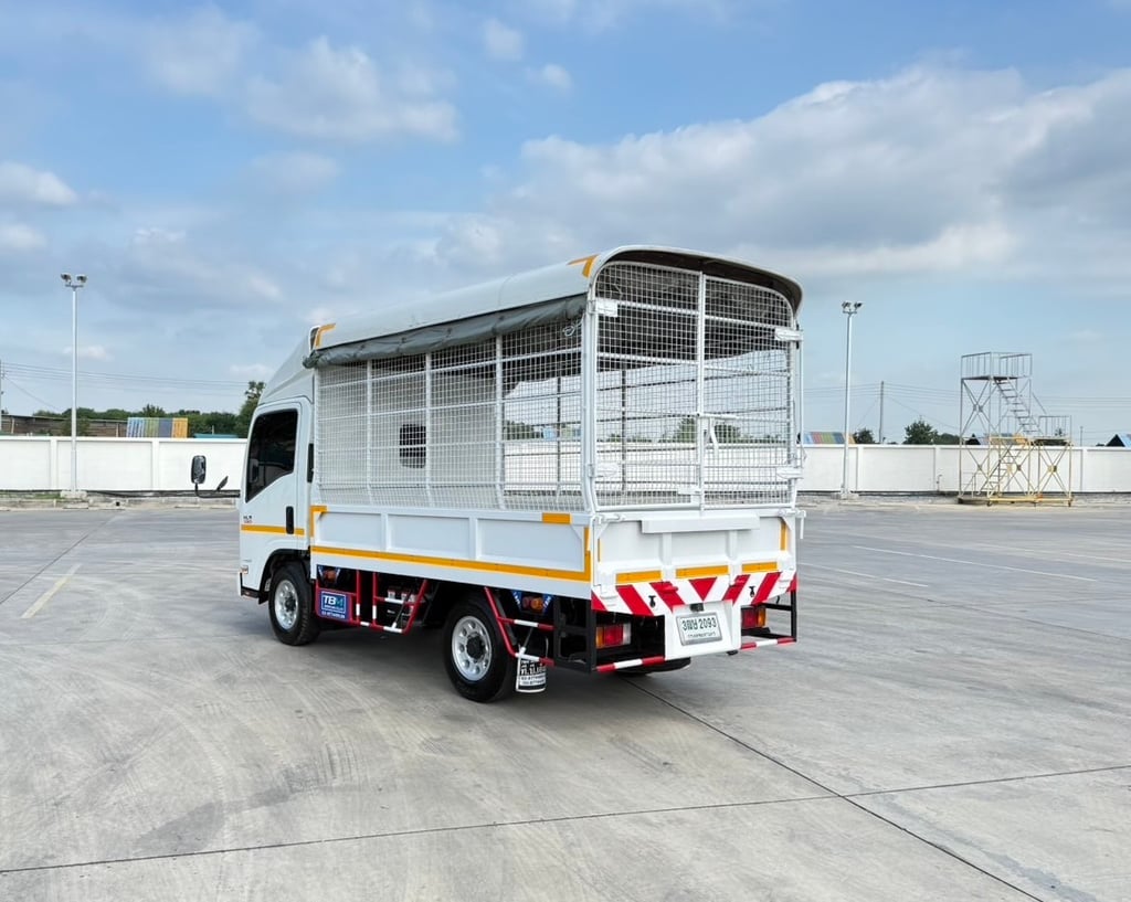 4ล้อตู้แห้ง ISUZU NLR 130 แรง ไมล์ 139,813 กิโล 4ล้อตู้แห้ง ISUZU NLR 130 แรง ไมล์ 139,813 กิโล