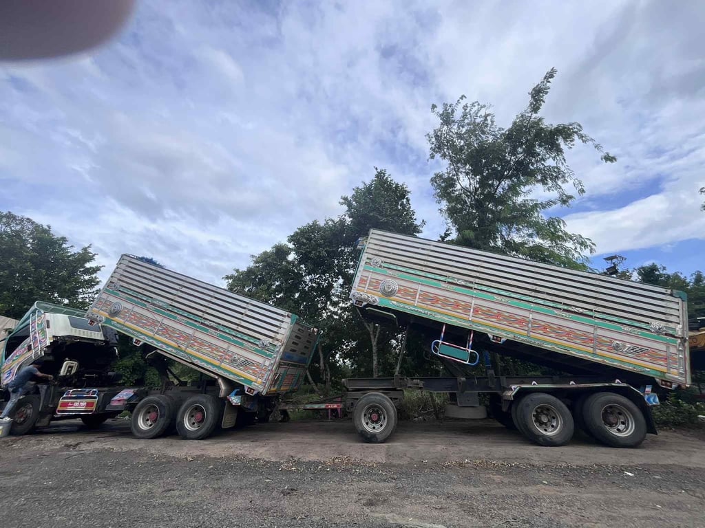 ISUZU 360 พ่วงแม่ลูกดั้มพ์เกษตร บรรทุก 30 ตัน+ ปี 2556 ISUZU 360 พ่วงแม่ลูกดั้มพ์เกษตร บรรทุก 30 ตัน+ ปี 2556