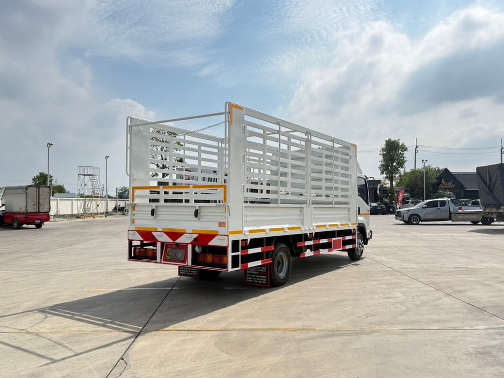 ISUZU FRR 210 ปี 2565 กะบะเหล็กคอก