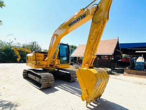 PC120-8 จอเหลืองกล้องหลัง เก่าญี่ปุ่น PC120-8 จอเหลืองกล้องหลัง เก่าญี่ปุ่น