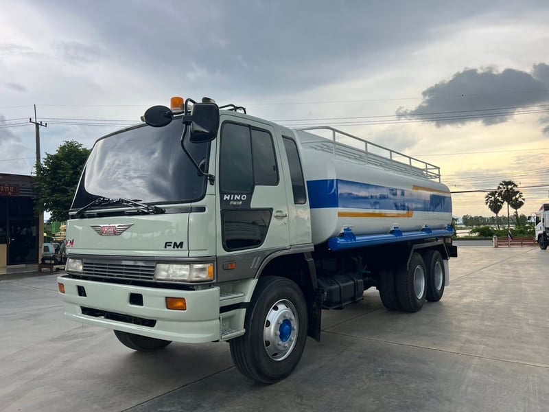 HINO FM1M 220 แรง บรรทุกนำ้  แท็งค์สวย ปี 2536
