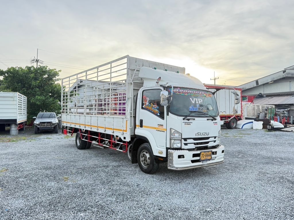 FRR 210 แรง ปี 2561 ยาว 6.50.เมตร ไมล์ 423,374 กิโล FRR 210 แรง ปี 2561 ยาว 6.50.เมตร ไมล์ 423,374 กิโล