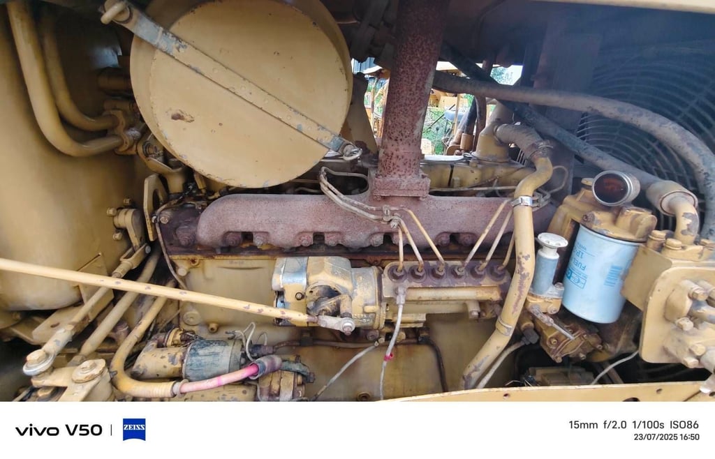 แทร็กเตอร์ D5B เครื่อง10Z  ไดรเร็ก ตีนเป็ต  ใบแท้ติดรถ อิฐ