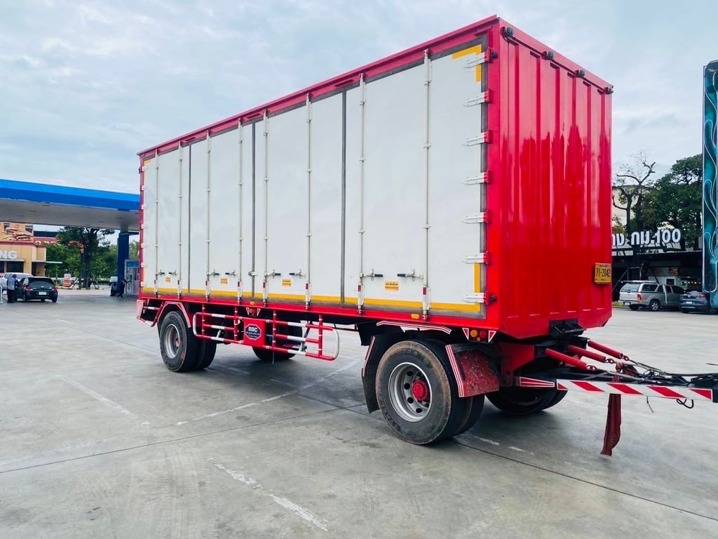 ขายลูกพ่วงตู้แห้ง 10 บาน  ยาว 7.70 เมตร ขายลูกพ่วงตู้แห้ง 10 บาน  ยาว 7.70 เมตร