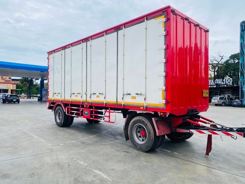 ขายลูกพ่วงตู้แห้ง 10 บาน  ยาว 7.70 เมตร  อู่ BBC บ้านบึง ปี2566