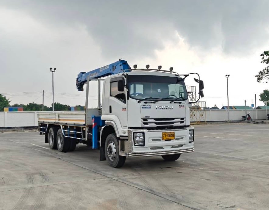 10 ล้อติดเครน ISUZU FVM 240 แรง คลัซซีMT ขนาด 6 ตัน 10 ล้อติดเครน ISUZU FVM 240 แรง คลัซซีMT ขนาด 6 ตัน