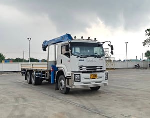 10 ล้อติดเครน ISUZU FVM 240 แรง คลัซซีMT ขนาด 6 ตัน