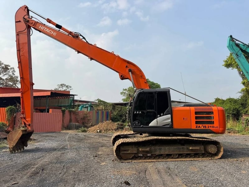 Hitachi ZX210LC-5G บูมยาว 16 เมตร ไมล์ 7000 ชม. Hitachi ZX210LC-5G บูมยาว 16 เมตร ไมล์ 7000 ชม.