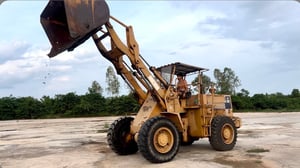 ขายด่วน รถตัก เก่าญี่ปุ่น ใช้งานแล้ว  ต่อแขน ขนายบุ๋งกี๋