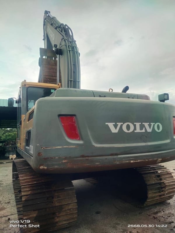 VOLVO EC210D เครื่องดีไม่มีไอ  ตัวเดีนไม่ดัง