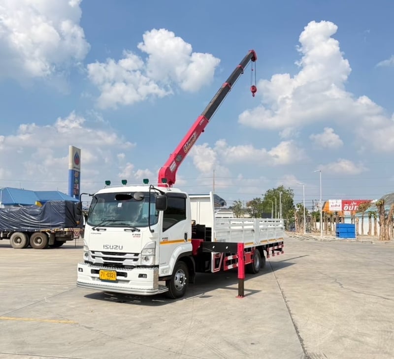 ISUZU NEW FRR 210 ติดเครน 3 ตัน