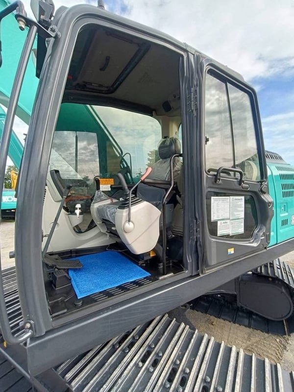 Kobelco 200-10 SM ไมล์ ชม. 6,000 PM 7000 ช.ม 