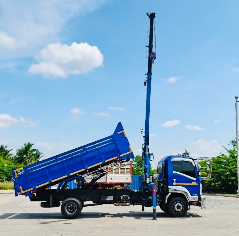 6ล้อดั้มพ์ติดเครน ISUZU NEW FRR210 XCMG ใหม่  เครน 3 ตัน 6ล้อดั้มพ์ติดเครน ISUZU NEW FRR210 XCMG ใหม่  เครน 3 ตัน