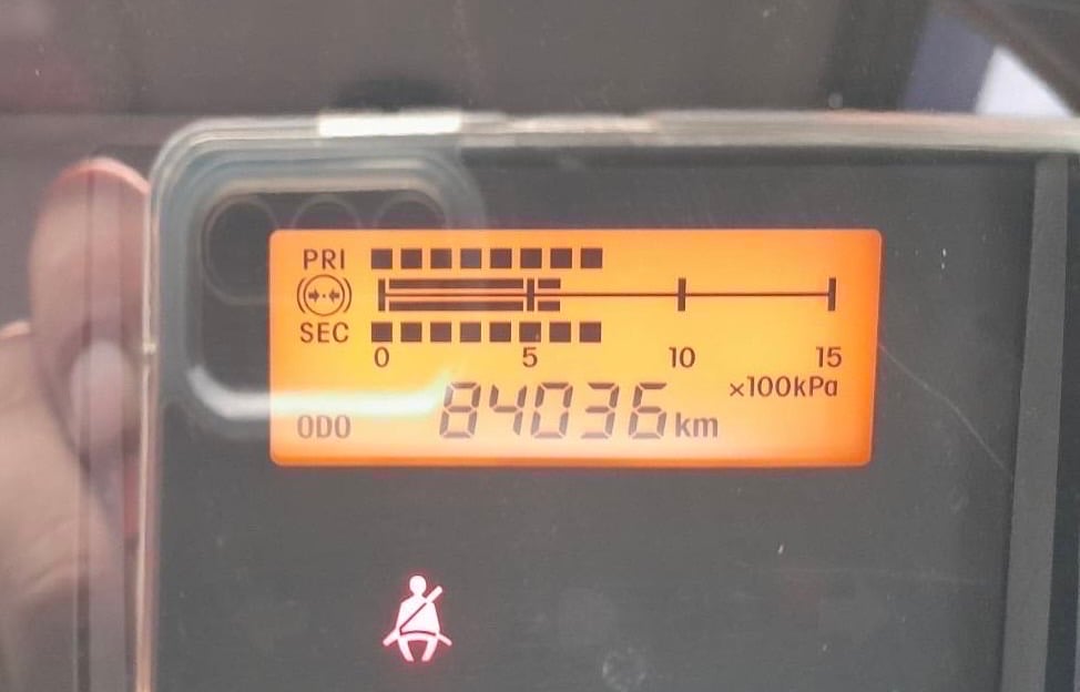 6ล้อติดเครน NEW FRR 210 UNIC ขนาด 3 ตัน  ขาสลับ