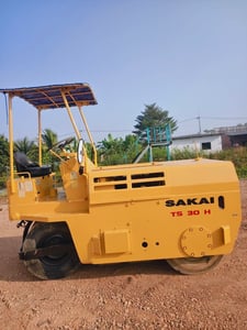 SAKAI TS30H รถบดขนาด 4 ตัน 