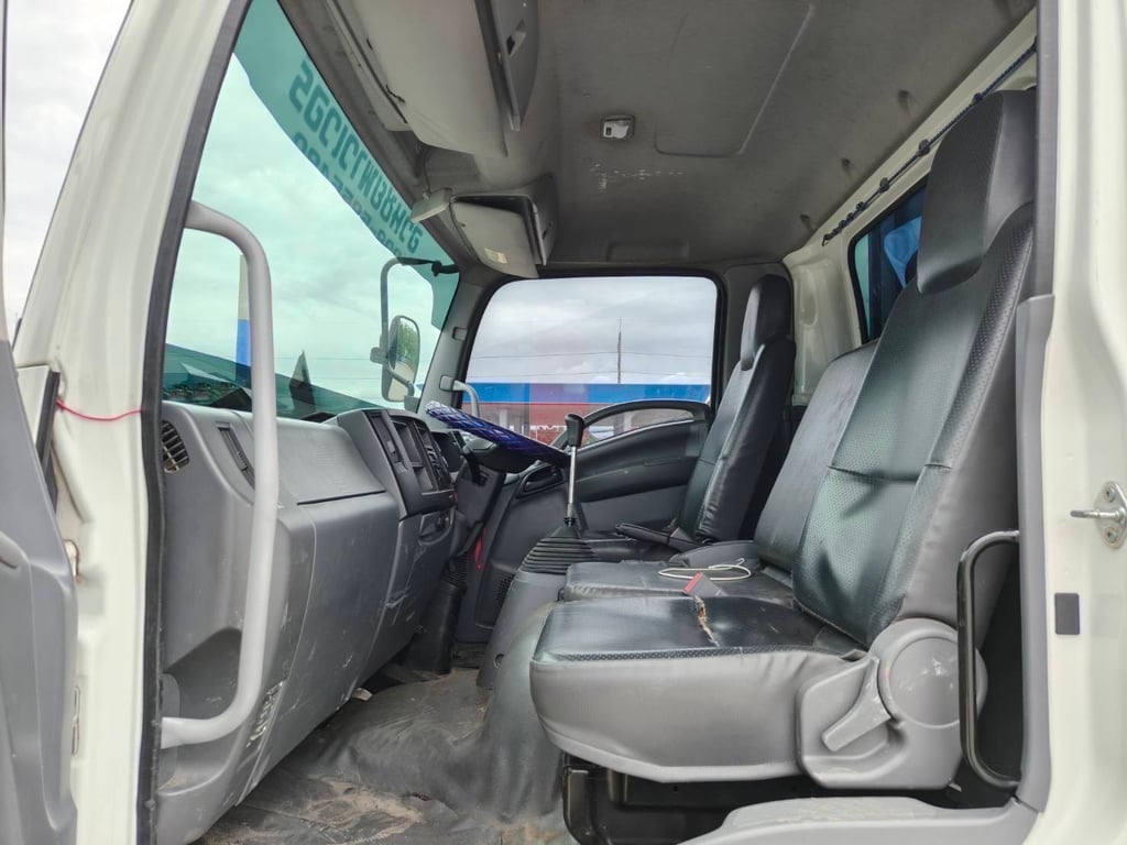 ไมล์ 167,328 กิโล❗️ISUZU FRR 210 แรง ตู้แห้ง 10 บาน ไมล์ 167,328 กิโล❗️ISUZU FRR 210 แรง ตู้แห้ง 10 บาน