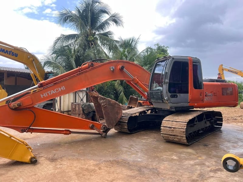 HITACHI รุ่น Zx200-1 พิมพ์นิยม  ซีเรียลสูง เครื่องดี 
