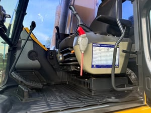 PC200-8MO ไมล์ ช.ม 10,000 จอเหลือง PC200-8MO ไมล์ ช.ม 10,000 จอเหลือง