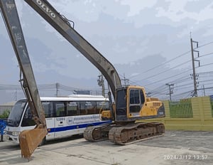 Volvo Ec210B  บูมยาวแท้ 16 ม. เล่มทะเบียน