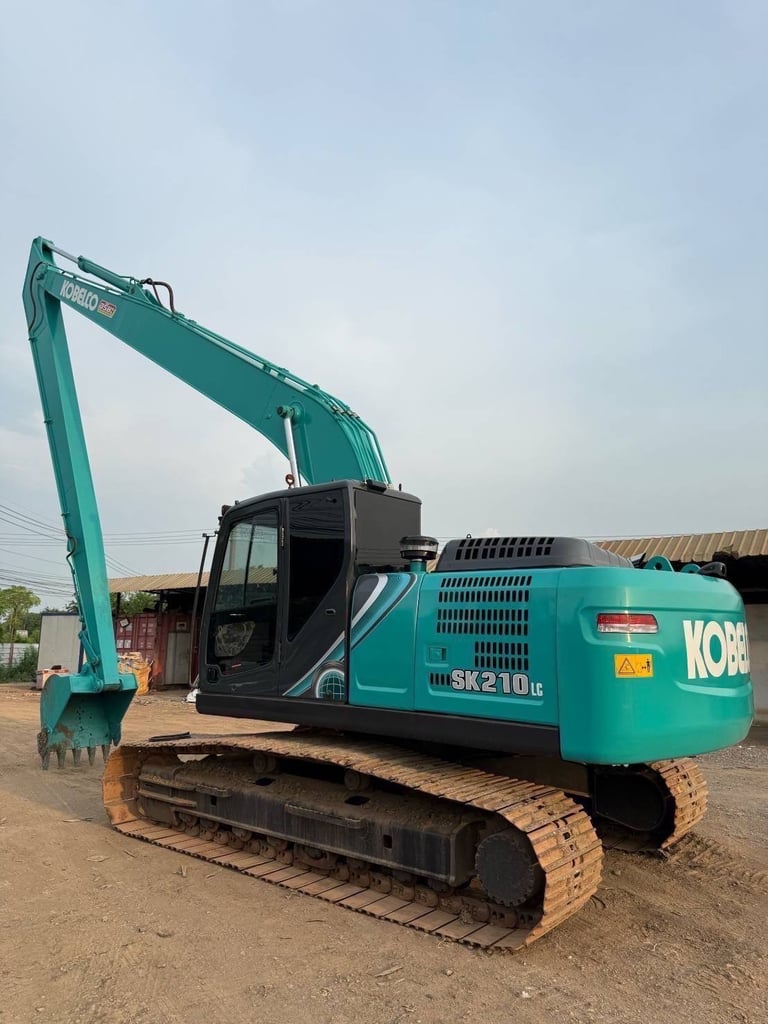 KOBELCO SK210 LC มากเท็น ไมล์ ช.ม 9,500   บูมยาว 16 เมตร 