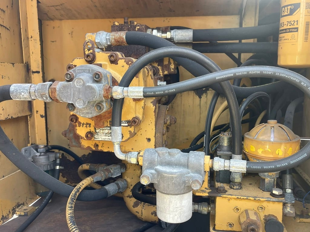 CAT E120B เก่าเก็บ เคื่องปั้มแห้ง แอรเย็น