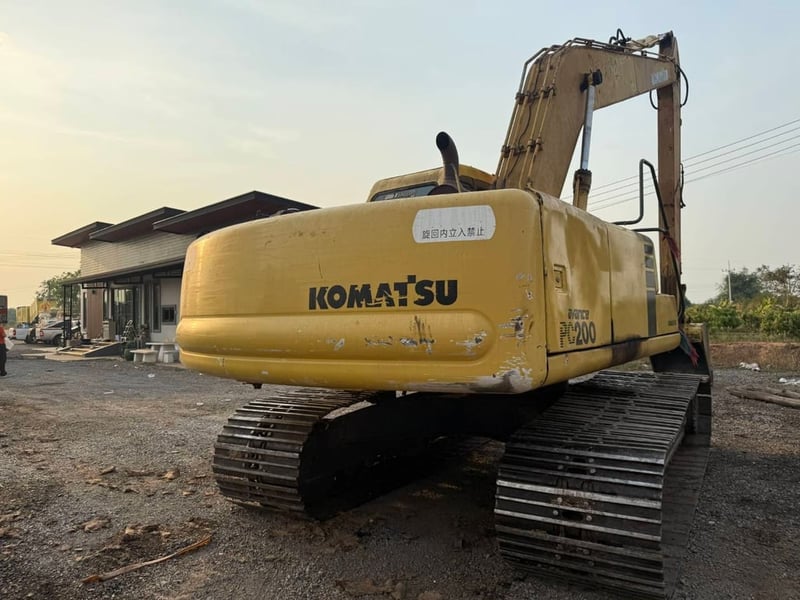 PC200-6 บูมยาว 14 เมตร มีบูมสั้นให้ด้วย 