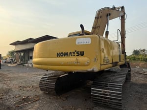 PC200-6 บูมยาว 14 เมตร มีบูมสั้นให้ด้วย 