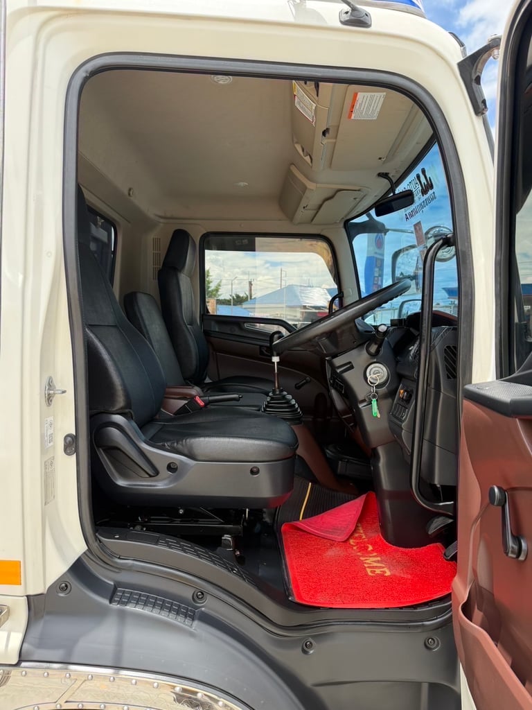 HINO NEW FC9J 210 แรง กะบะปีเนียมพื้นเหล็ด