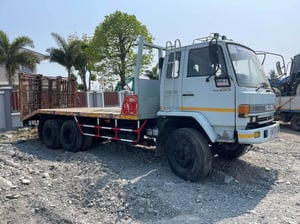 ISUZU 240 สองเพลา ร้อกกี้ 6 เกียรใหญ่ ท้ายลาด บันไดไฮดรอลิก ISUZU 240 สองเพลา ร้อกกี้ 6 เกียรใหญ่ ท้ายลาด บันไดไฮดรอลิก
