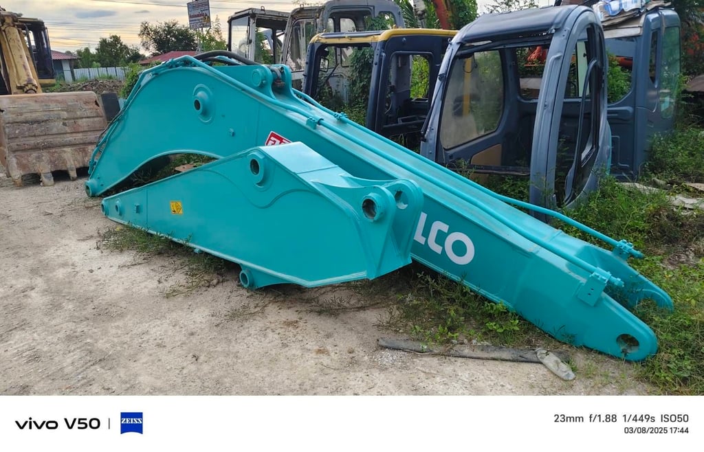 ขายบูมอาร์ม แบคโฮ SK200-6-6-8 KOBELCO สภาพสวยๆ ขายบูมอาร์ม แบคโฮ SK200-6-6-8 KOBELCO สภาพสวยๆ