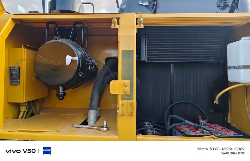 XCMG XE215C ไมล์ ช.ม 6,000 ชุดแจ้งจำหน่าย