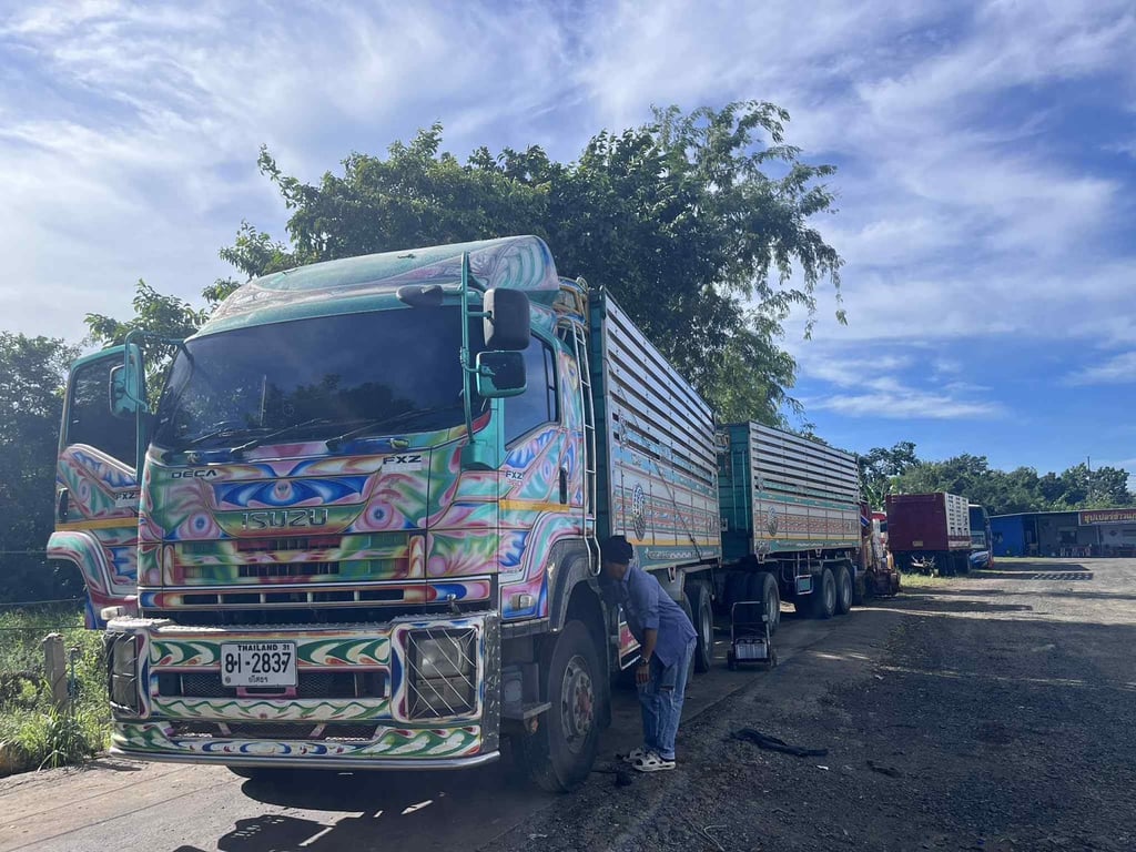 พ่วงแม่ลูก ISUZU 360 ดั้มพ์เกษตร บรรทุก 30 ตัน+ พ่วงแม่ลูก ISUZU 360 ดั้มพ์เกษตร บรรทุก 30 ตัน+