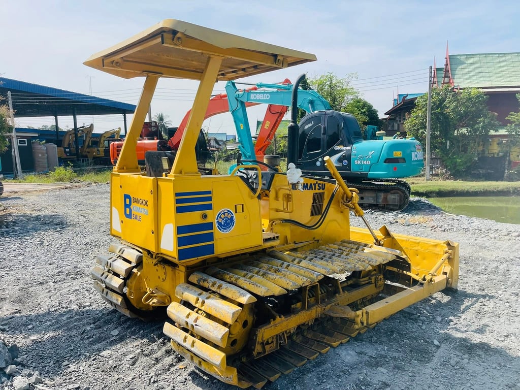 D20PL-7 แทรกใหญ่ เครื่องเกียรดี โช่ใหม่ ช่วงล่างเต็มระบบ D20PL-7 แทรกใหญ่ เครื่องเกียรดี โช่ใหม่ ช่วงล่างเต็มระบบ