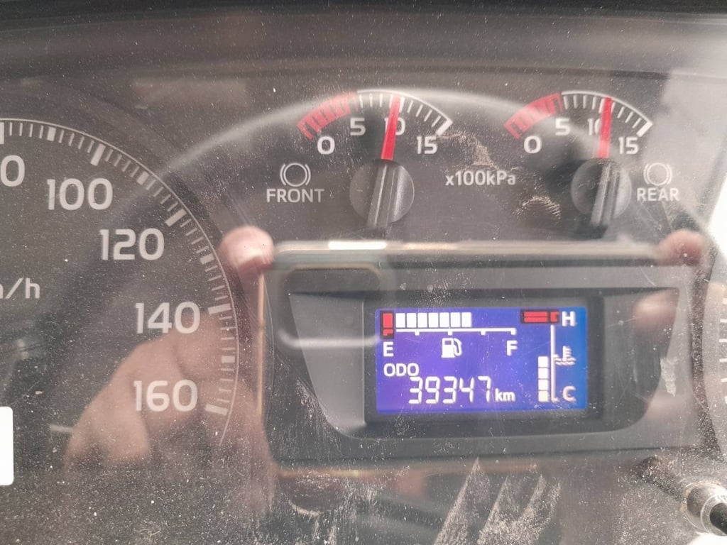 6ล้อติดเครน FG8J 240 แรง เครนป้ายแดง ZT505  ขนาด 5 ตัน