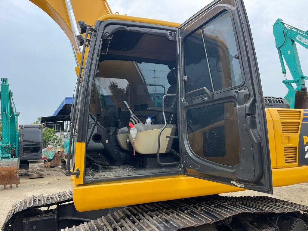 PC200-8 บุมยาวโรงงาน เล่มทะเบียน เดิมๆ  ระบบดี  เวทท้ายใหญ่