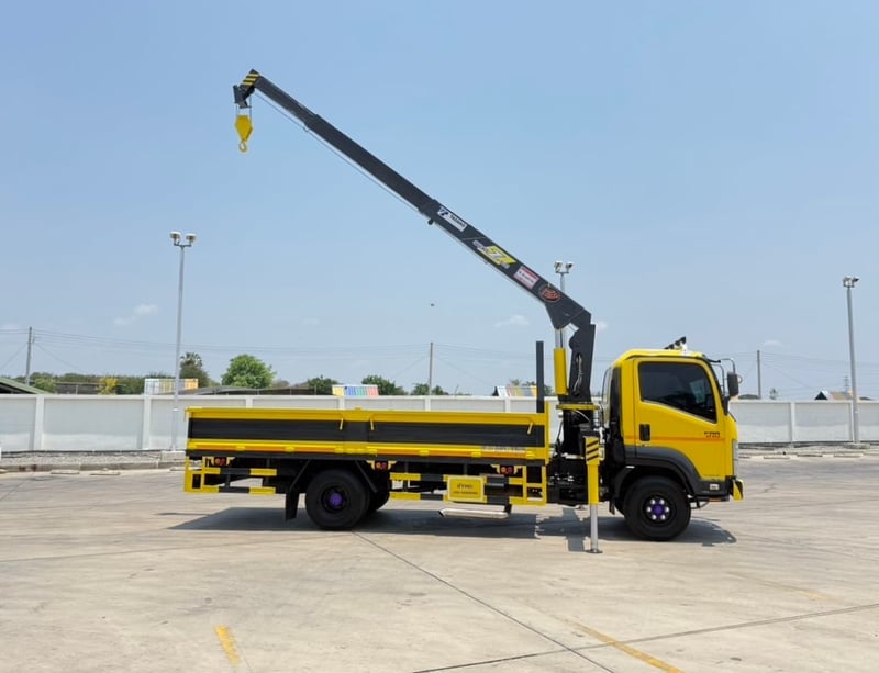 ISUZU NMR 130 แรง 6ล้อดั้มพ์มติดเครน ยี่ห้อ TADANO ขนาด 3 ตัน