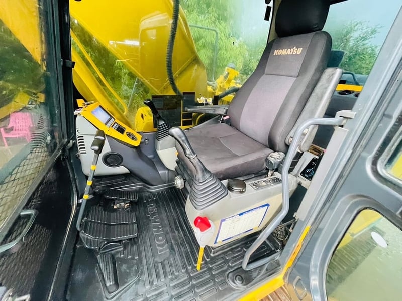 PC200-8MO รถมือเดียว จอเหลืองกล้องหลัง 