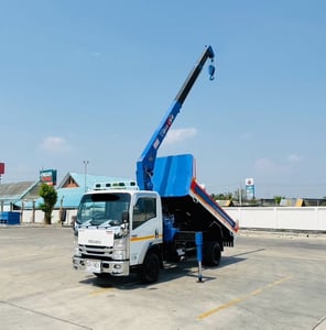 ISUZU NMR 130 แรง 6ล้อดั้มพ์มติดเครน ยี่ห้อ TADANO ขนาด 3 ตัน
