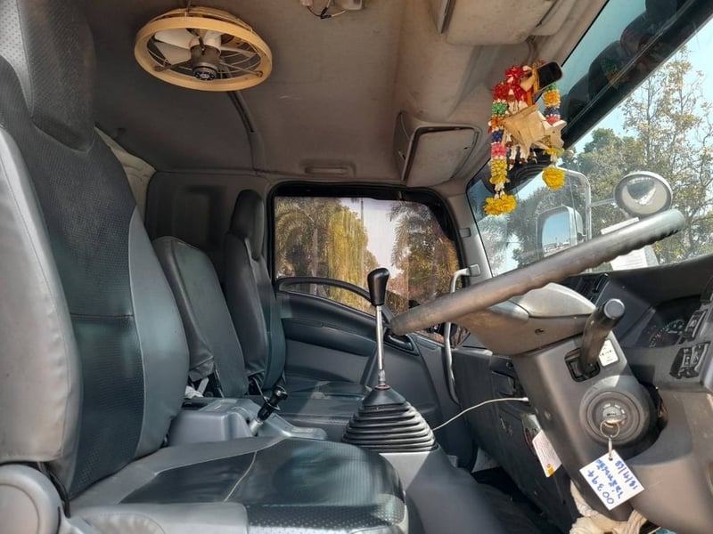 ISUZU  FYH 360 แรง 12ล้อดั้มพ์ คอกเกษตร