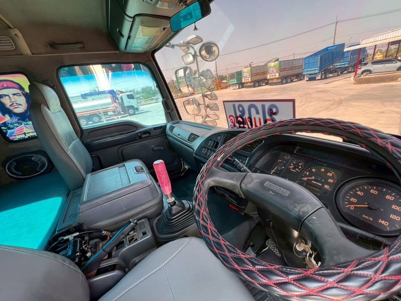 ISUZU FXZ 270 ยูโร 10ล้อดั้มพ์ กะบะสามมิตร