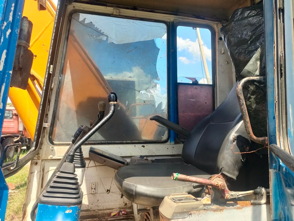 PC120-5 ลอเลอร์ 7 ลูก ใช้งานปกติ ขายตามสภาพ PC120-5 ลอเลอร์ 7 ลูก ใช้งานปกติ ขายตามสภาพ