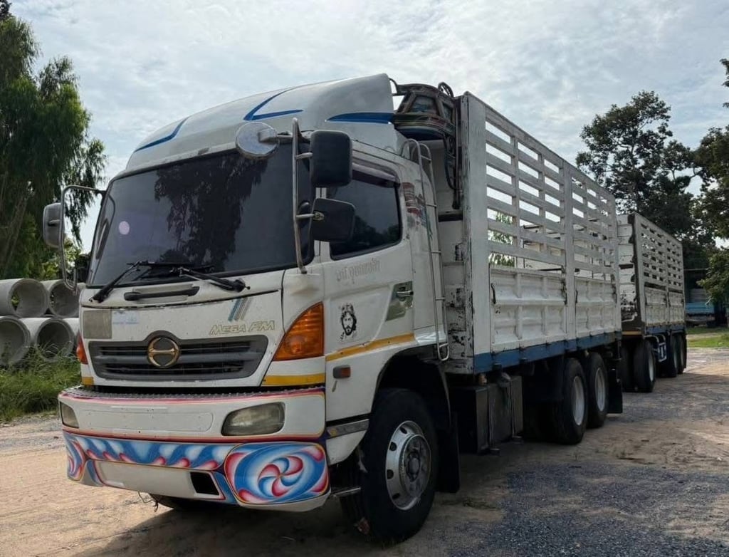 HINO 320 พ่วงแม่ลูก (ไม่ดั้มพ์) คอกเกษตร ใส่ของได้ 33 ตัน