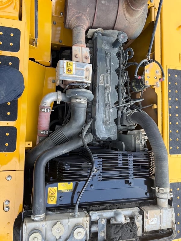 PC200-8MO ไมล์ ช.ม 10,000 จอเหลือง PC200-8MO ไมล์ ช.ม 10,000 จอเหลือง