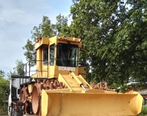 BOMAX รุ่น BC571RB (ตีนแกะ) ขนาด 26 ตัน เก๋งแอร์เย็น BOMAX รุ่น BC571RB (ตีนแกะ) ขนาด 26 ตัน เก๋งแอร์เย็น