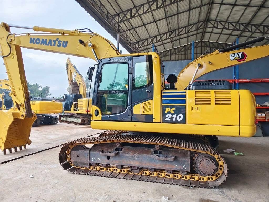 Komatsu PC210-10MO ไมล์ ชม. 9000 ชุดแจ้งจำหน่าย Komatsu PC210-10MO ไมล์ ชม. 9000 ชุดแจ้งจำหน่าย