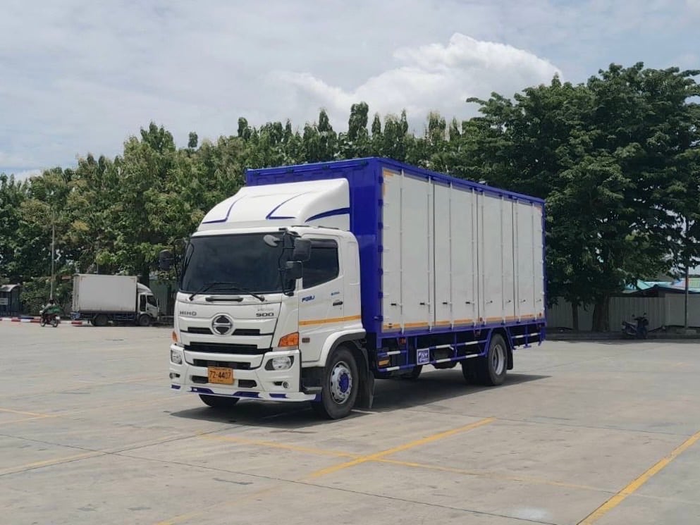 6ล้อตู้แห้ง HINO FG8J 240 แรง ตู้ 10 บาน