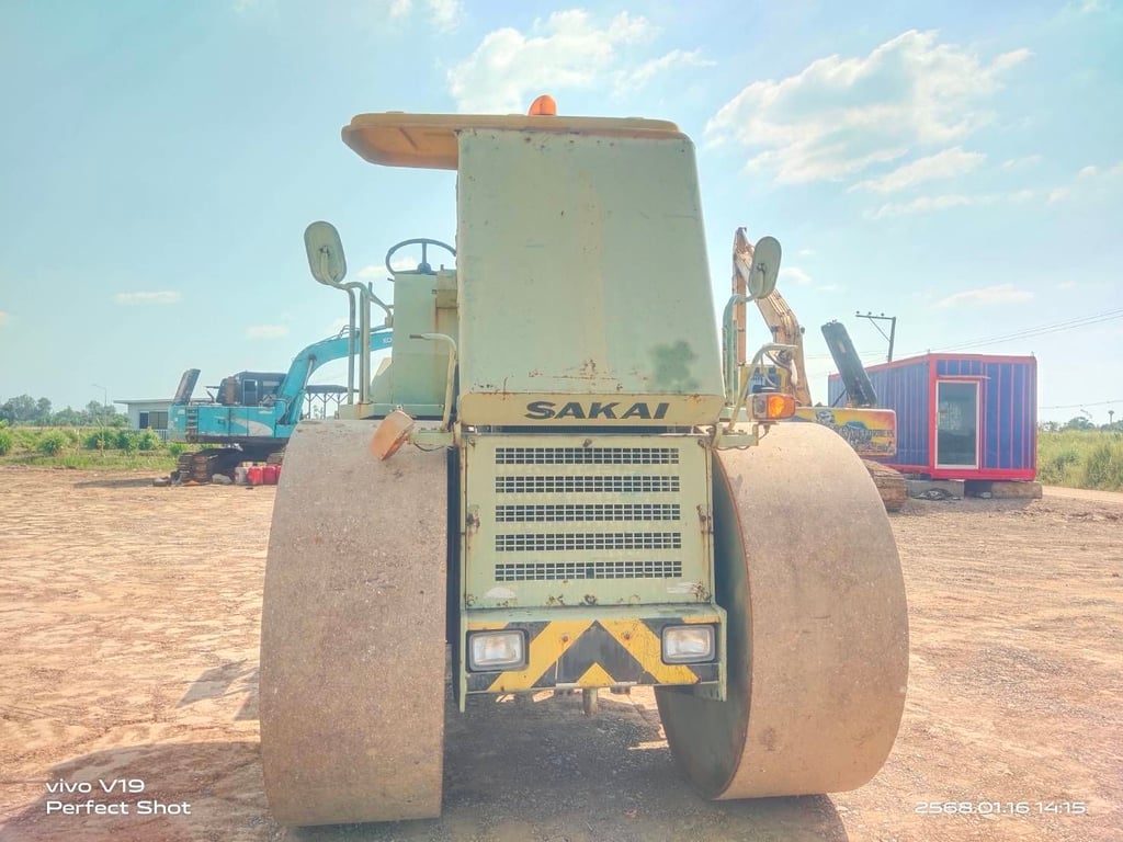 รถบด SAKAI R2 สามล้อเหล็ก เครี่อง-เกียดี รถบด SAKAI R2 สามล้อเหล็ก เครี่อง-เกียดี